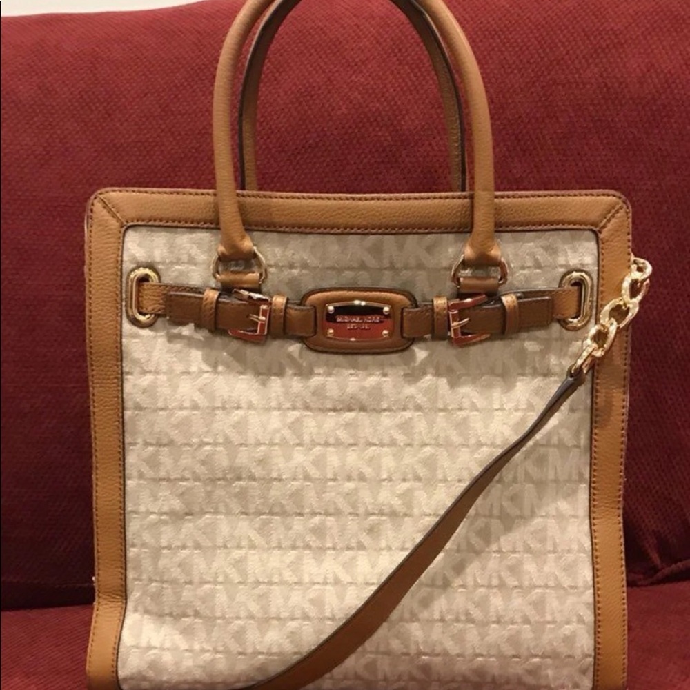 NWT Michael Kors Hamilton Large bag 09/25 (FINAL PRICE)